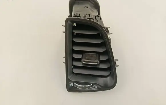Dodge Challenger Dash center air vent grill 5LE81DX9AD 0112334 20161624
