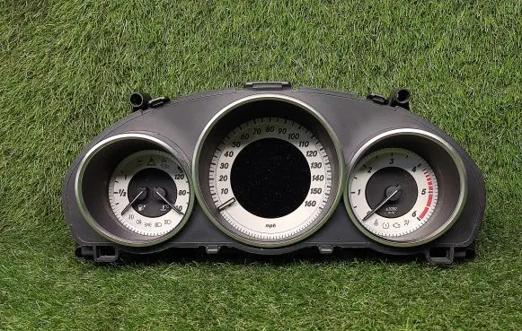 Mercedes-Benz E W212 Speedometer (instrument cluster) A2129001025 2129014005 2129020107