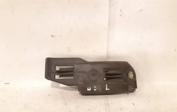 Volkswagen PASSAT B5 Front bumper mounting bracket 3B0807183E