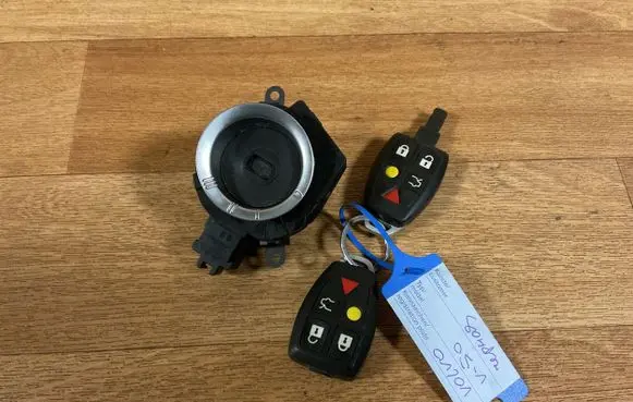 Volvo V50 Ignition lock 30768036