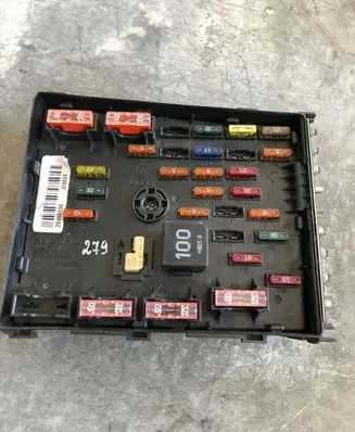 Volkswagen PASSAT B7 Fuse module 3C0937125A 63592777