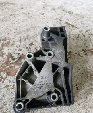 Opel Insignia A A/C compressor mount bracket 55562863 502274354