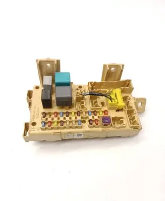 Toyota Avensis T250 Fuse module 8264105020A 82641-05020-A
