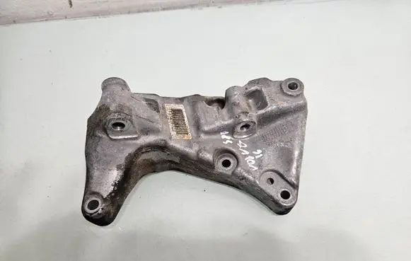 Volvo S80 Generator/alternator bracket 31430702