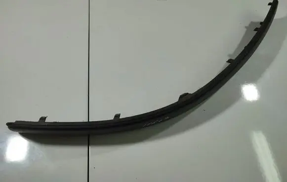 Volkswagen PASSAT B5 Front bumper splitter molding 3B0807717