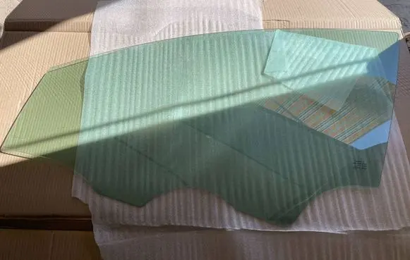 Seat Toledo III (5P) Front door window glass four-door 5P0845201