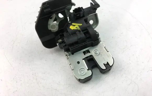 Audi A4 S4 B8 8K Tailgate/trunk/boot lock/catch/latch 8K9827505A
