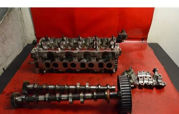 Opel Astra J Engine head