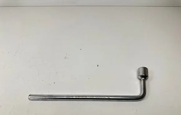 Mercedes-Benz C W204 Wheel nut wrench A2215810001