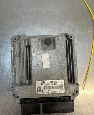 Volkswagen Golf V Engine control unit/module ECU 