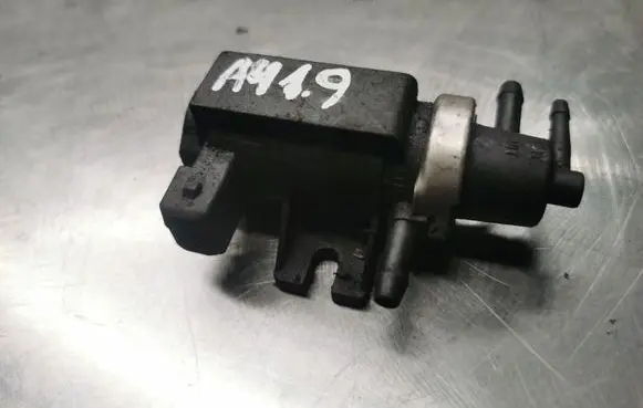 Audi A4 S4 B5 8D Turbo solenoid valve