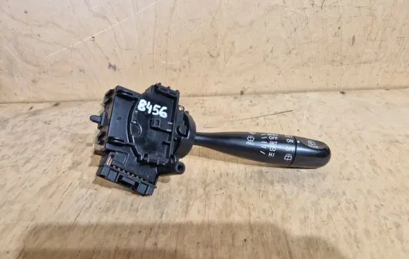 Toyota Yaris Wiper control stalk 173647