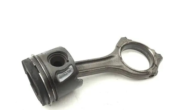 Maserati Ghibli Piston with connecting rod 