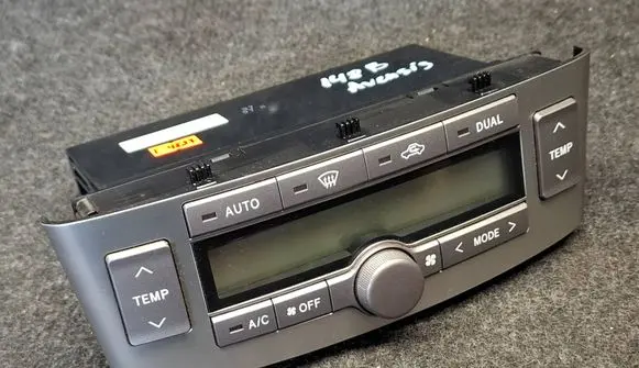 Toyota Avensis T250 Climate control unit 5590005250 MB1465704413 5590205050