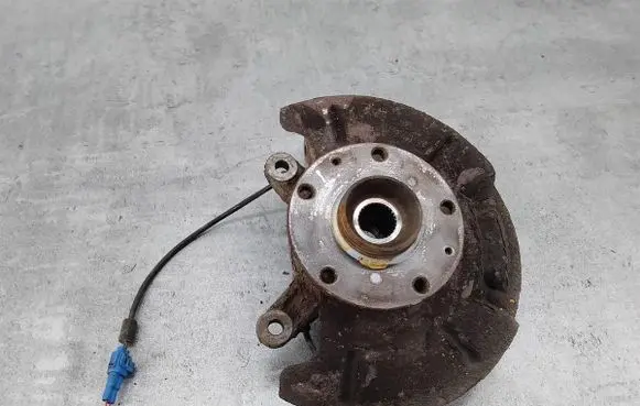 Suzuki SX4 Front wheel hub spindle knuckle