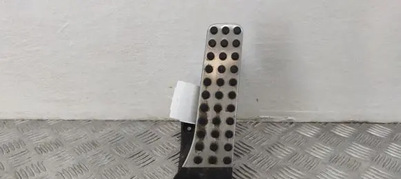 Mercedes-Benz GLC X253 C253 Accelerator throttle pedal A2533000104