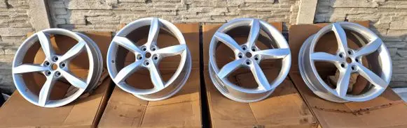 Ferrari Portofino R20 alloy rim 336550