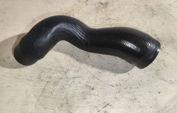 Opel Zafira A Intercooler hose/pipe 55559701