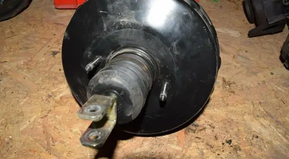 Mercedes-Benz C W203 Brake booster A0054304930