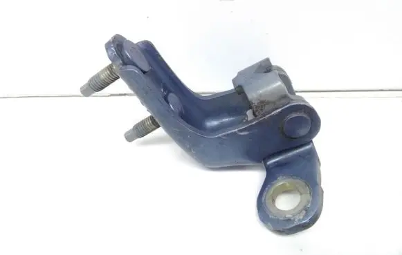 Honda CR-V Rear door lower hinge