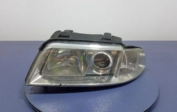 Audi A4 S4 B5 8D Headlight/headlamp 8D0941003AK