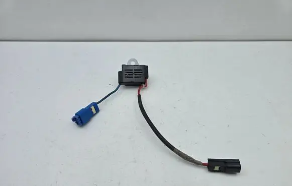 Lexus CT 200H Aerial antenna amplifier 863B076010 15070001087