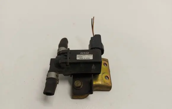 Honda CR-V Vacuum valve 1362001860