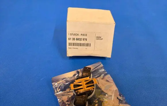 BMW 7 F01 F02 F03 F04 Rain sensor 6832976