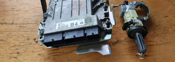Nissan Qashqai Engine control unit/module 237104ED0C S180206103A