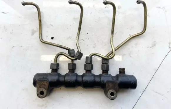 Ford Focus C-MAX Fuel main line pipe 9654592680