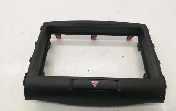 Radio/GPS head unit trim