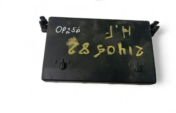 Mercedes-Benz Vito Viano W639 Central body control module 6398200326