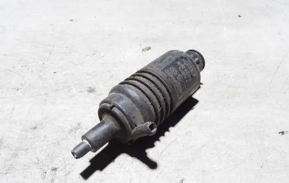 Audi A4 S4 B5 8D Windscreen/windshield washer pump 4A0955651