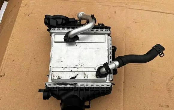 Mercedes-Benz C W205 Intercooler radiator A6940104604