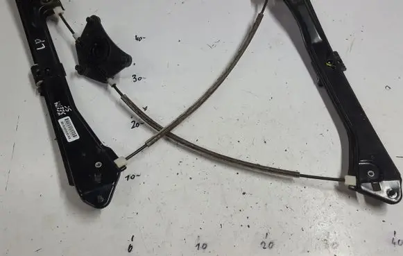 Volkswagen Jetta VI Front window lifting mechanism without motor 5C6837461E