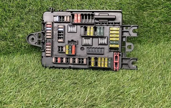 BMW 3 F30 F35 F31 Power management control unit 9337880 6114933788001