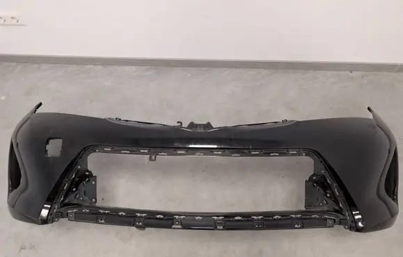Toyota Auris E180 Front bumper 5211902A20