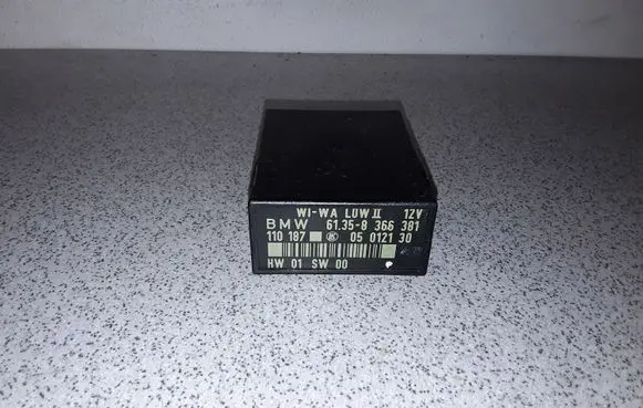 BMW 3 E36 Window wiper relay 61358366381 8366381