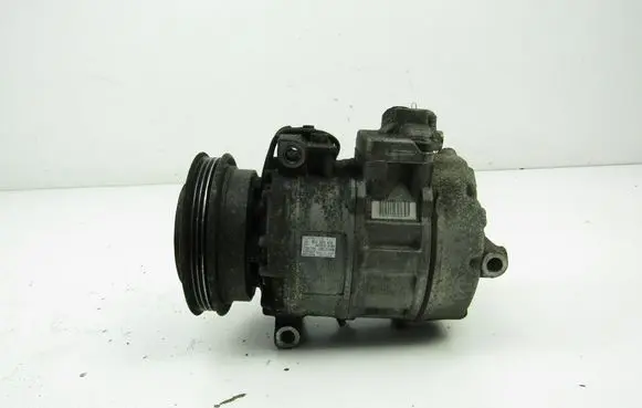 Volkswagen PASSAT B5.5 Air conditioning (A/C) compressor (pump) 8D0260808