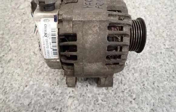 Toyota Yaris Generator/alternator 270600J040