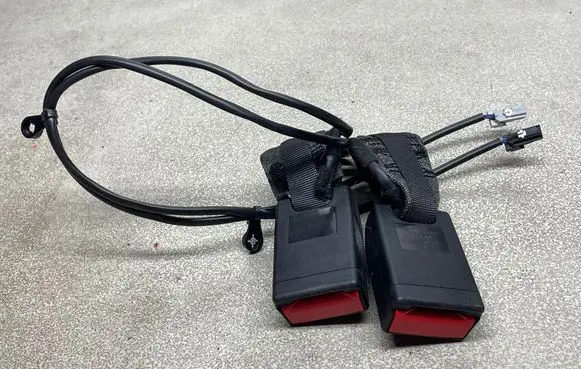 Opel Insignia B Middle seatbelt buckle (rear) 39238225