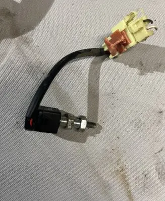 Hyundai Tucson JM Clutch pedal sensor 2E0I0S