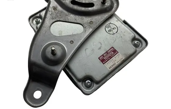 Lexus GS 300 350 430 450H Seat belt warning relay 8981530060 1423000100
