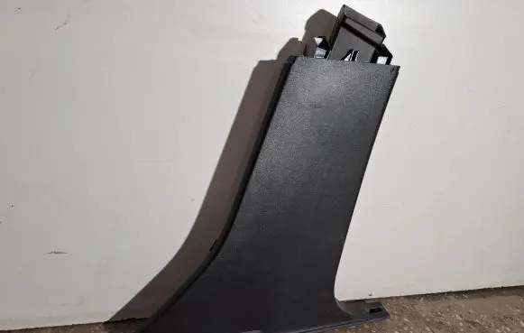Volvo V60 (B) pillar trim (bottom) 31307481