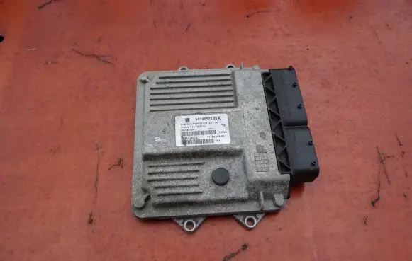 Opel Tigra B Engine control unit/module 55198928 7160006506 68JSE16H