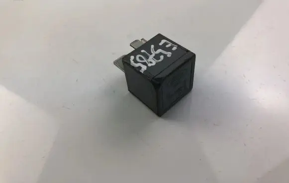 Ford Escort Hazard warning light relay F80B14B192AA
