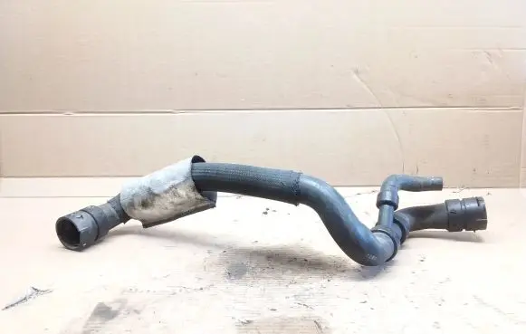 Volvo V70 Engine coolant pipe/hose