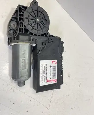 Volkswagen Phaeton Front door window regulator motor E840311002