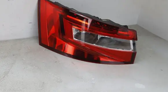 Skoda Superb B8 (3V) Rear/tail lights 3V5945207A 3V5945207 3V5945711