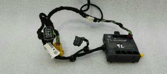 Mercedes-Benz E C207 W207 Door control unit/module A2079001100